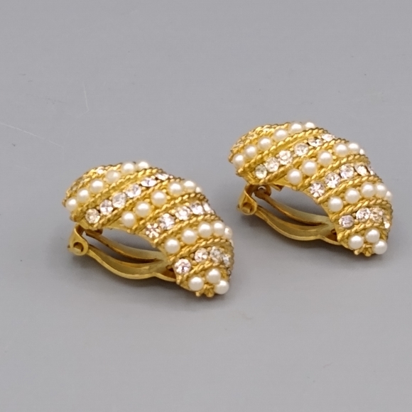 Pearl Rhinestone Cluster Half Hoop Clip on Earrings Vintage - Picture 6 of 15